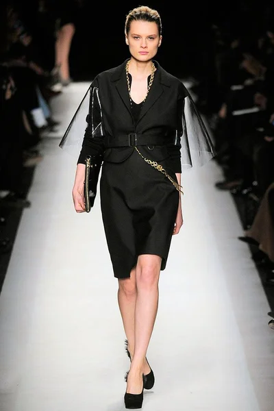 Look 13
